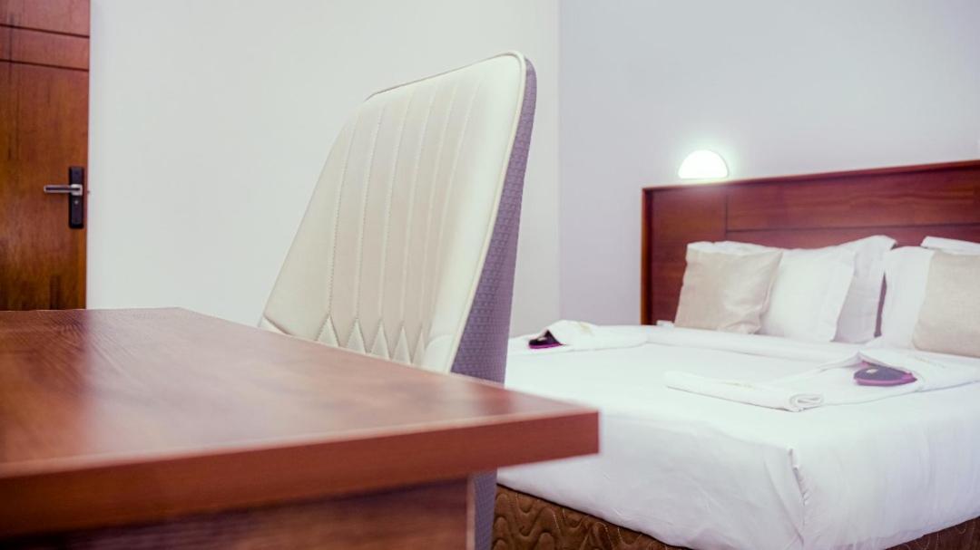 Cofe Hotel Яунде Экстерьер фото