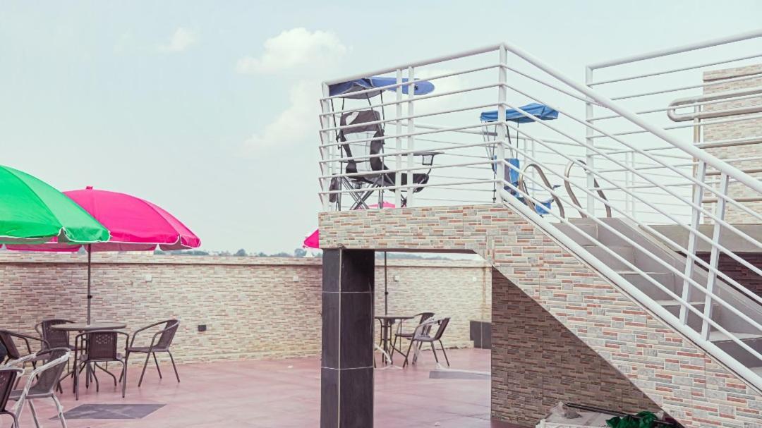 Cofe Hotel Яунде Экстерьер фото