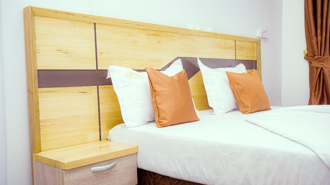 Cofe Hotel Яунде Экстерьер фото