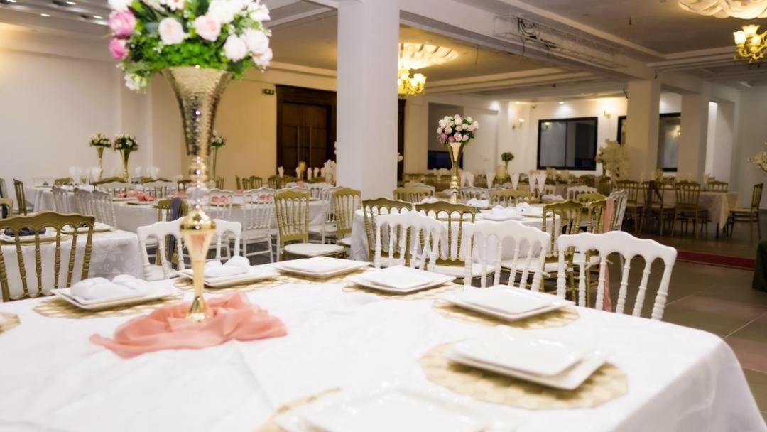 Cofe Hotel Яунде Экстерьер фото