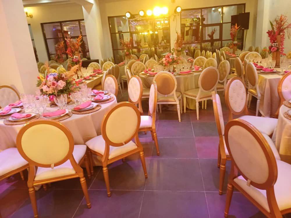 Cofe Hotel Яунде Экстерьер фото