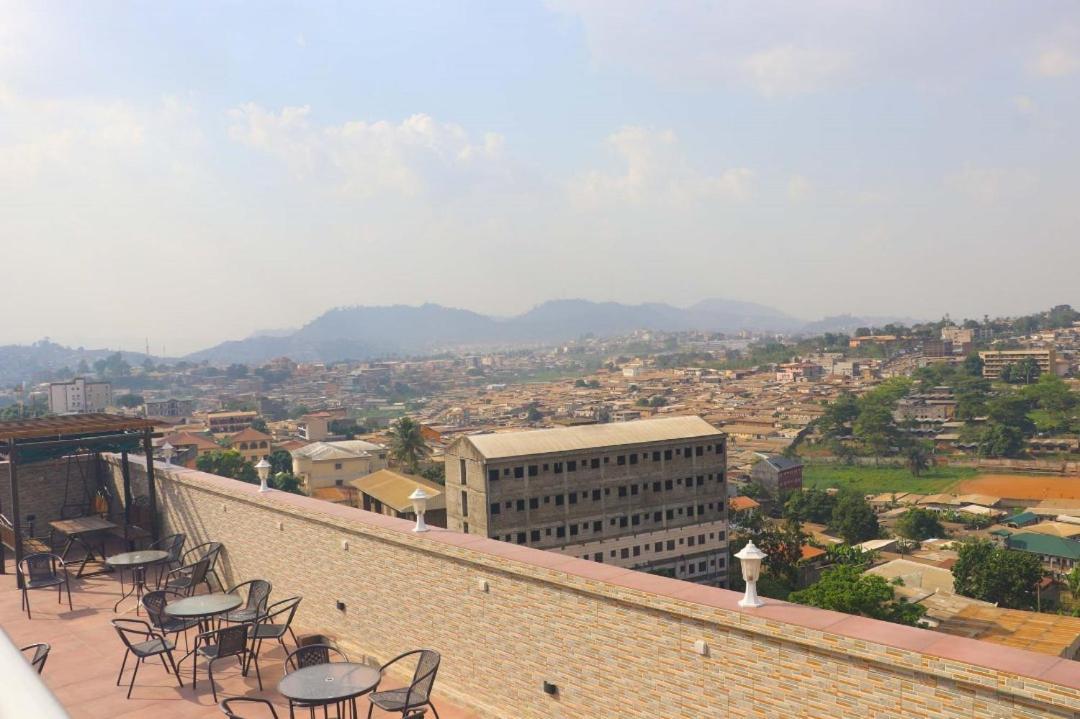 Cofe Hotel Яунде Экстерьер фото